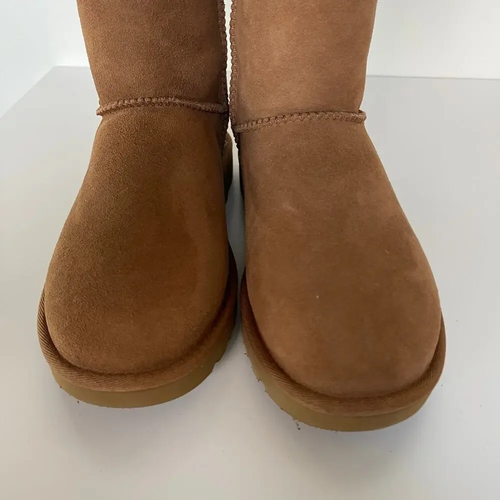 UGG new without